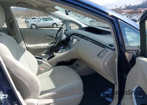 2014 Toyota Prius Three z USA, uszkodzony, nr VIN JTDKN3DU3E0386932